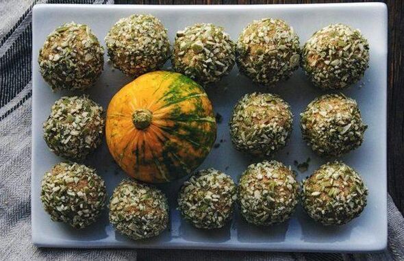 palline di miele fatte di semi di zucca dalla prostatite
